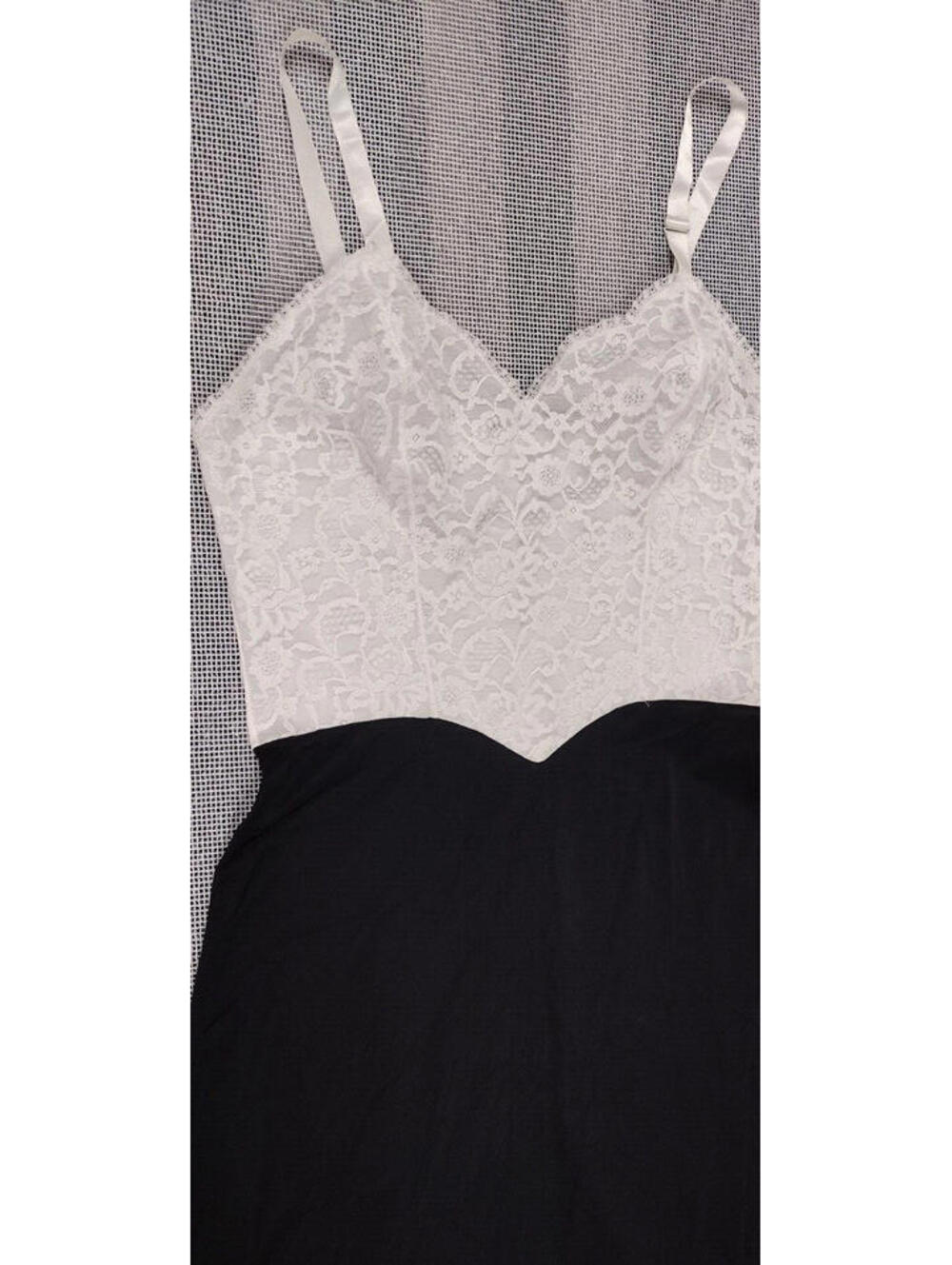 Bombshell VANITY FAIR 1960s Slip Dress BLACK & WHITE NYLON Lace SIZE 34 MOD 28 M